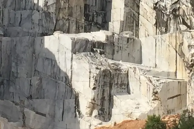 Carrière de marbre à Carrare